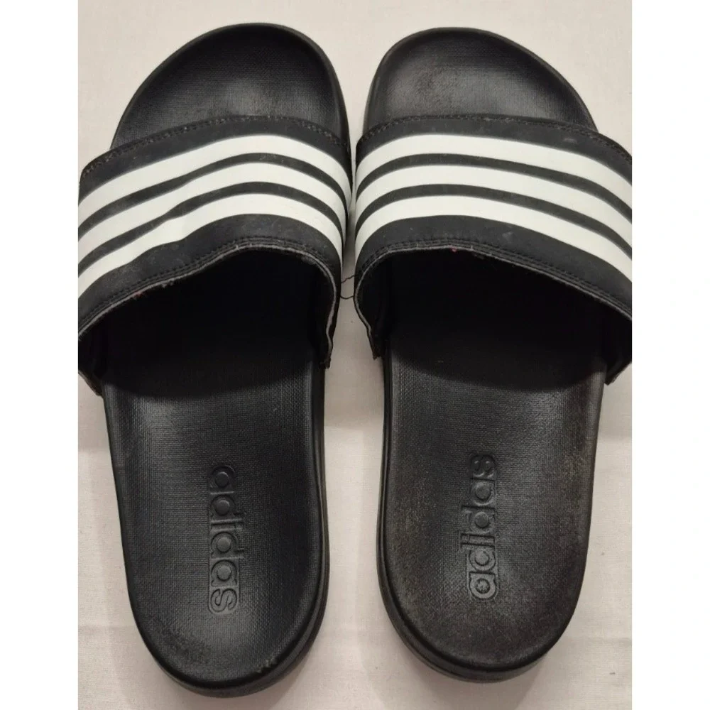 Adidas Adilette Unisex Comfort Slide‎ Sandals, Black & White USED  Size unknown